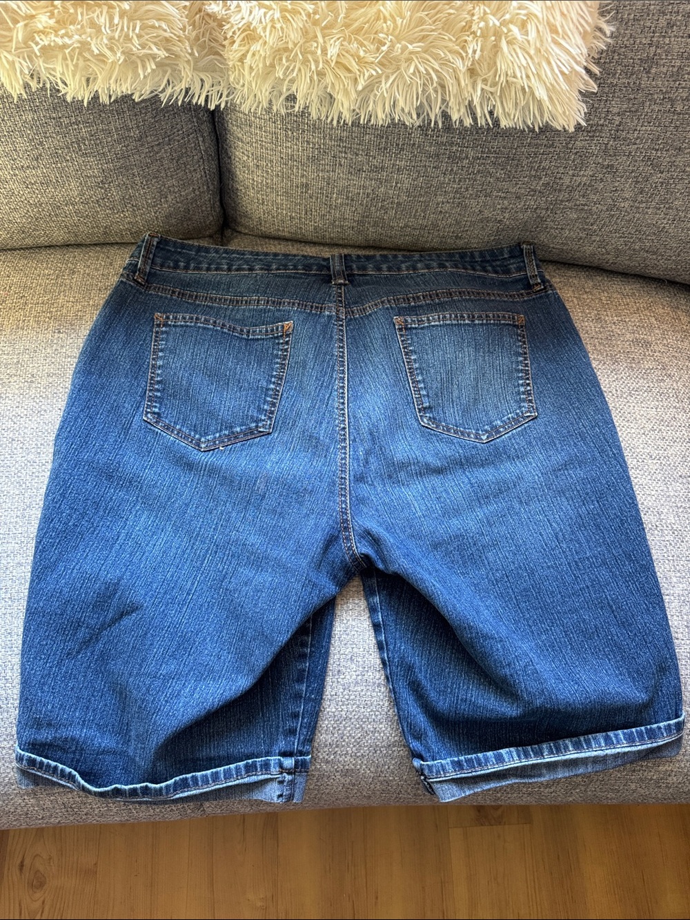 Gloria Vanderbilt Dark Blue Denim Bermuda Shorts - Picture 3 of 3